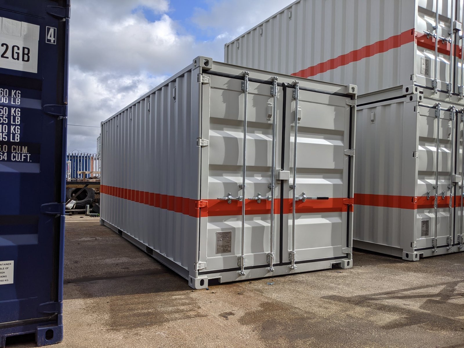 20Ft Workshop Containers With Shelves – Built for Durability and Performance - Image 2