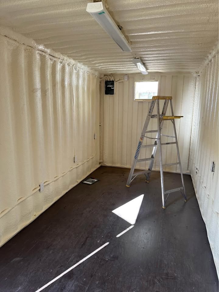 Custom 20ft/40ft Shipping Container – Insulated w/ Electric & Door – Ready to Go! - Image 4