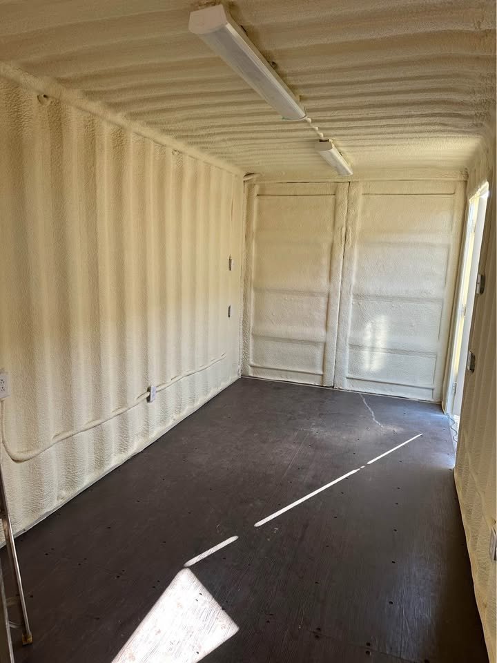 Custom 20ft/40ft Shipping Container – Insulated w/ Electric & Door – Ready to Go! - Image 2