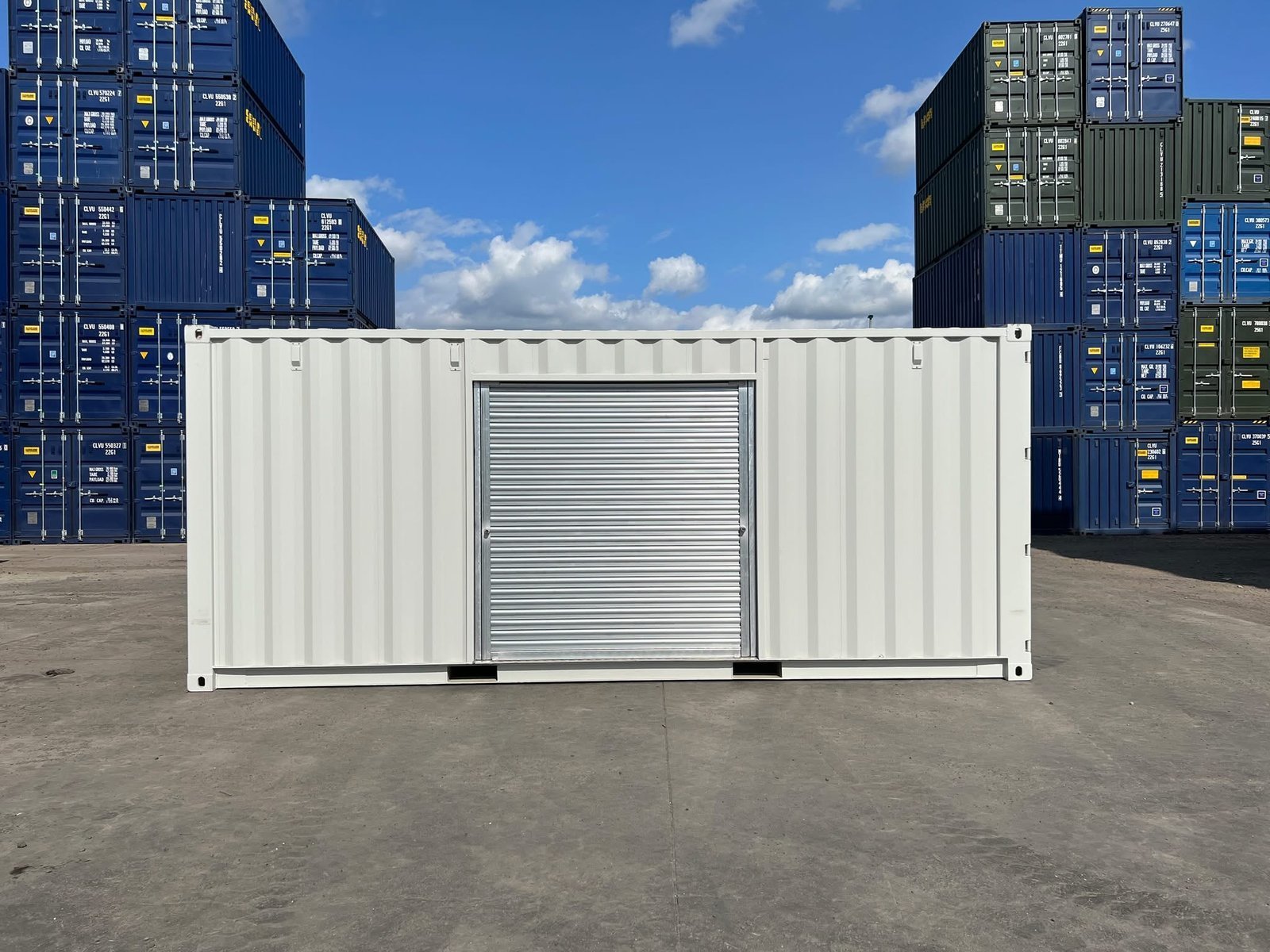 20ft Custom Shipping Container – Roller Shutter RAL 7035 Respray - Image 2