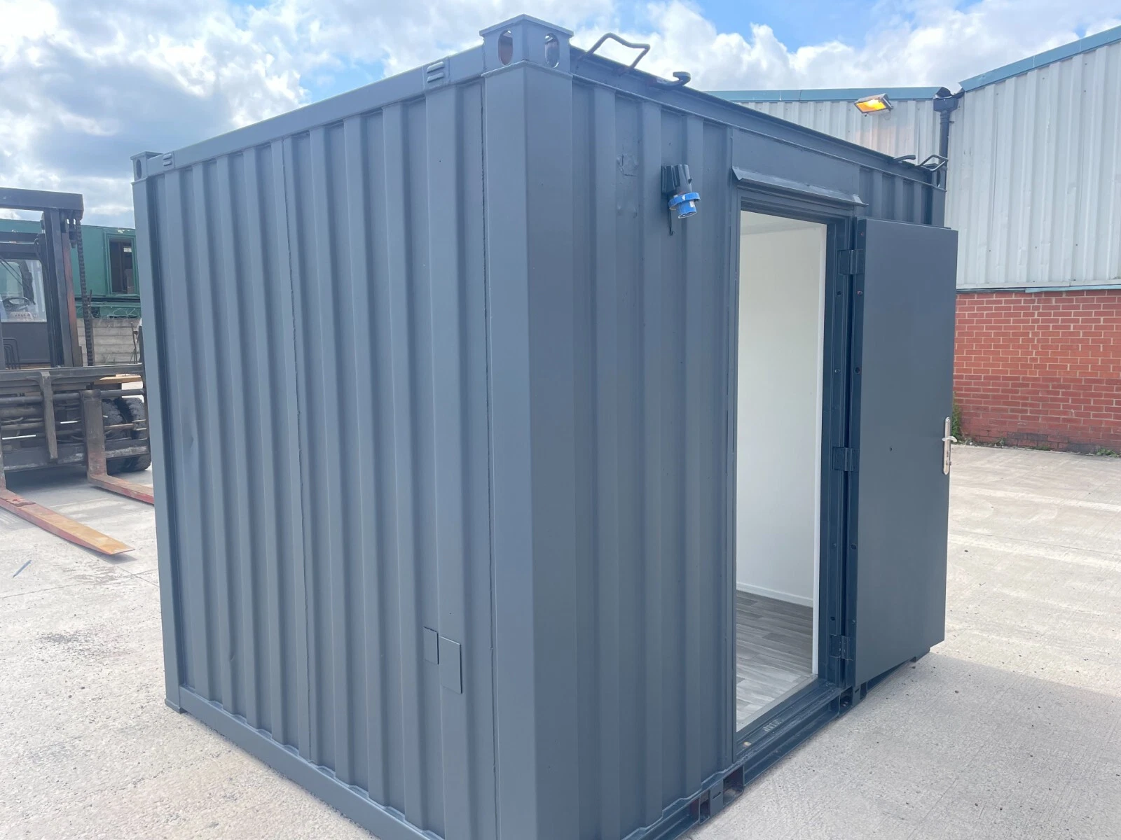 10x8 ft Small Office Container, High Security - Image 4