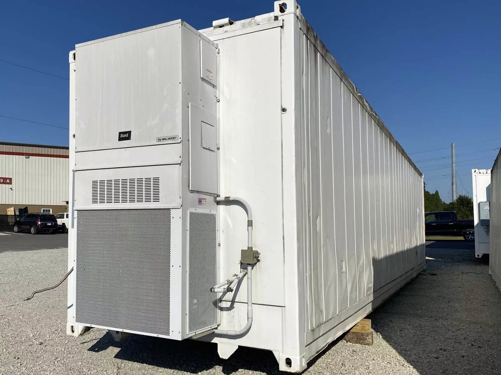 40 Foot High Cube Insulated Shipping Container with 5 Ton Bard HVAC