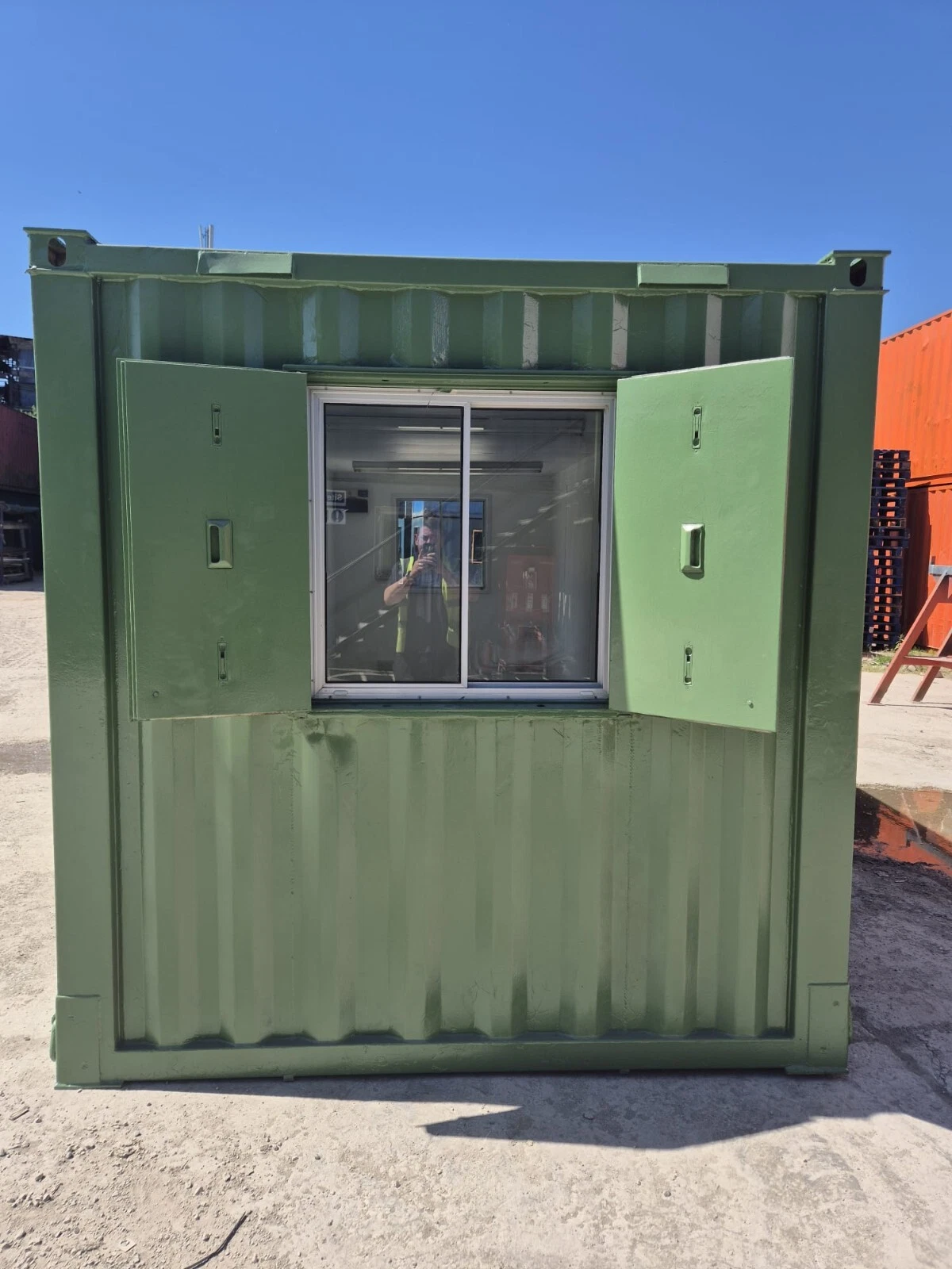 20 x 8 AV Open plan office green - Image 6