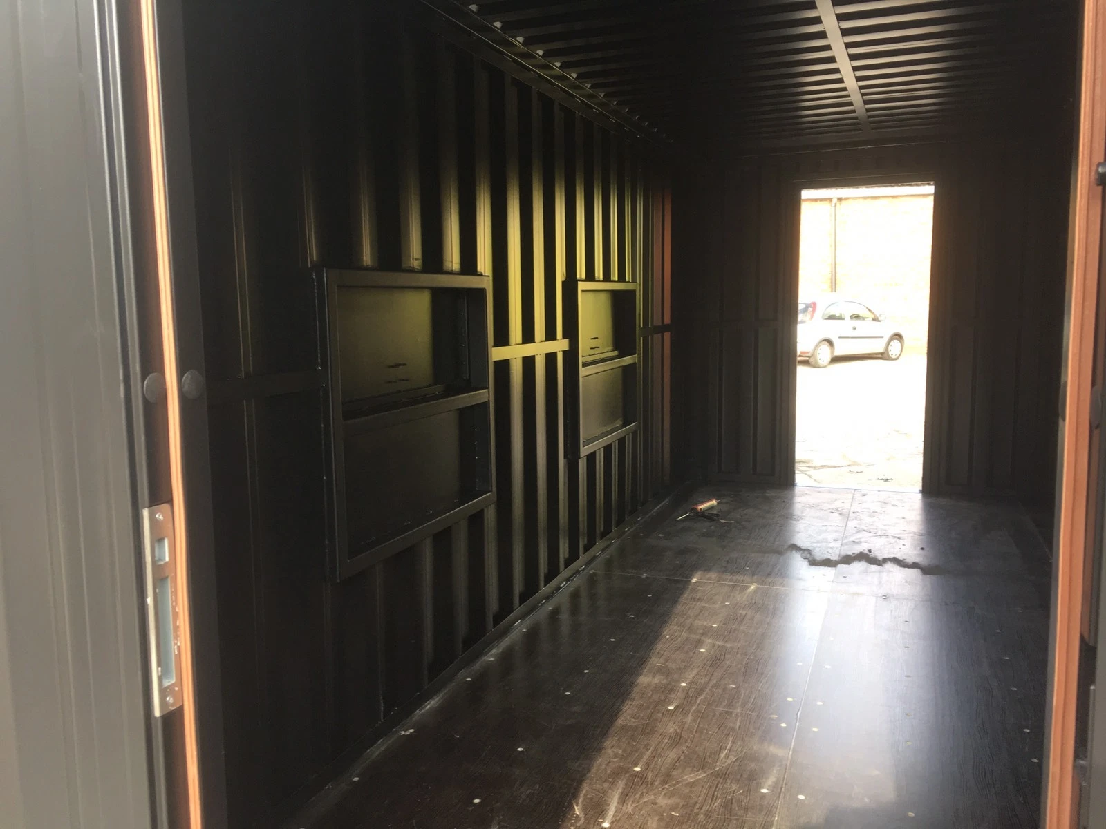 20ft Side Door One Trip Shipping Container/conversion/bar - Image 9