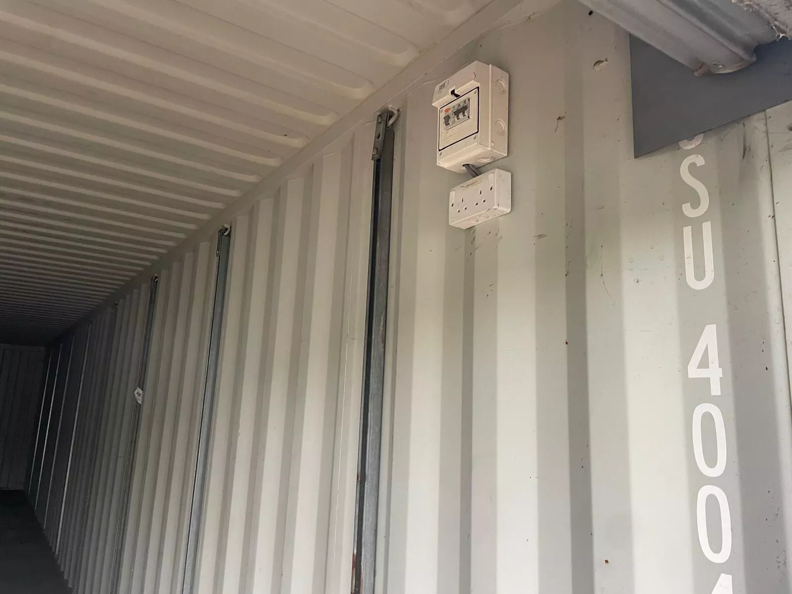 40/8 Shipping Container with Rollup and electrics and lights - Image 2
