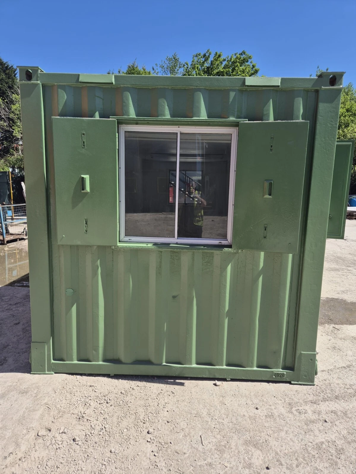 20 x 8 AV Open plan office green - Image 4