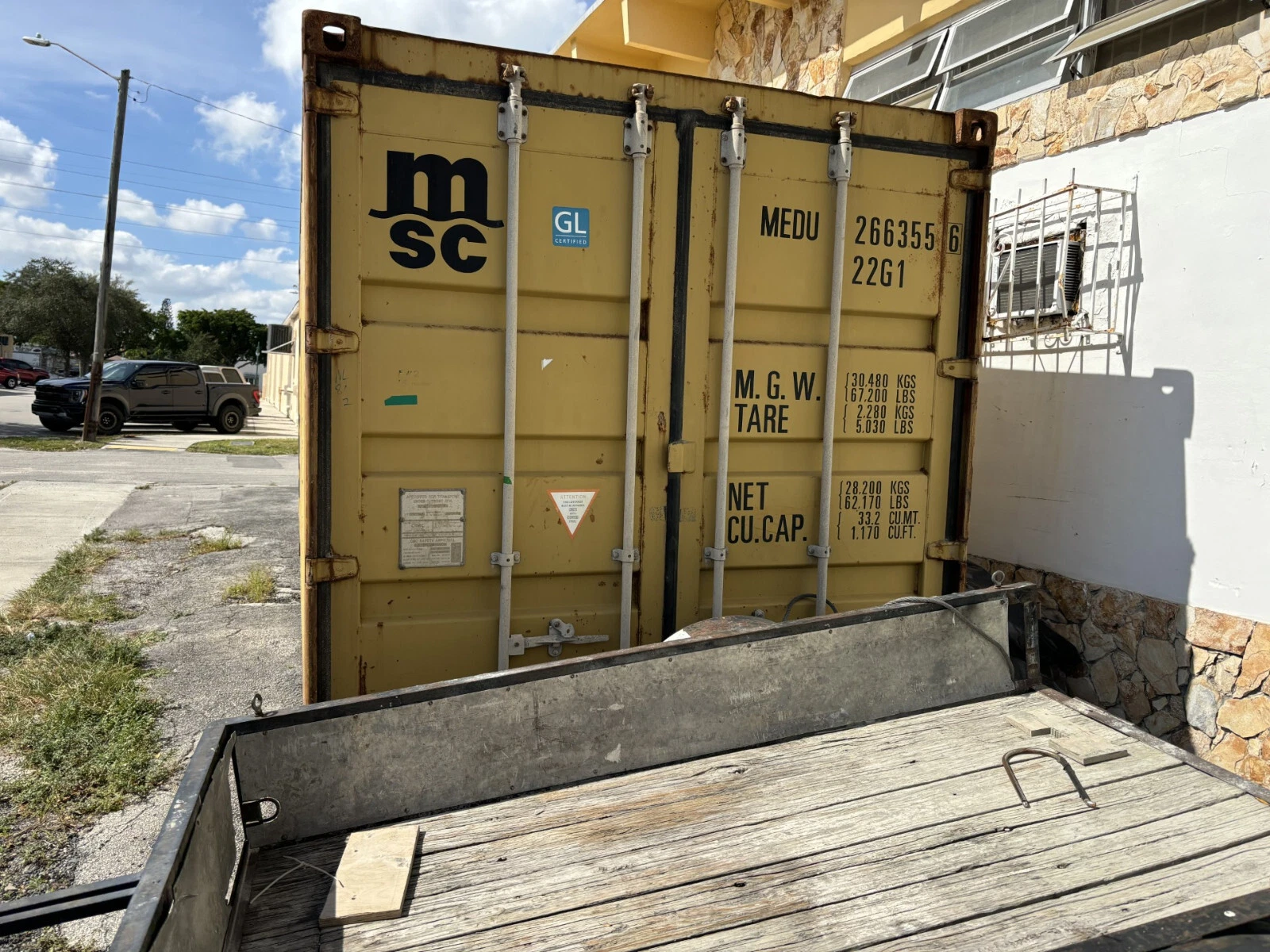 20ft Conex Shipping / Storage Container – Yellow/Gold – Priced to Sell! - Image 2