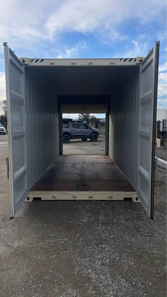20ft HC Shipping Container with Rollup Door – Extra Height, Secure & Easy Access - Image 2