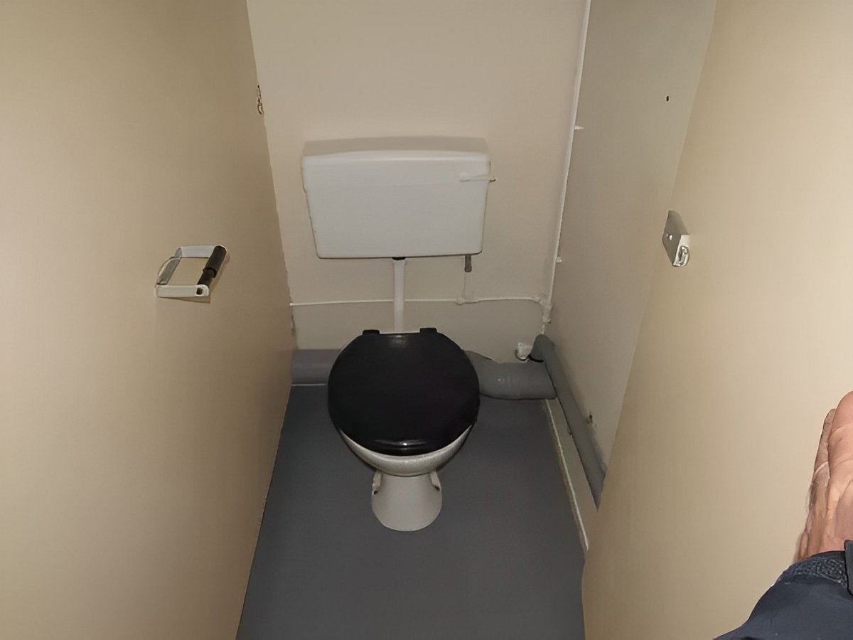 2+1 Steel Toilet Cabin 12Ft x 9Ft - Image 3