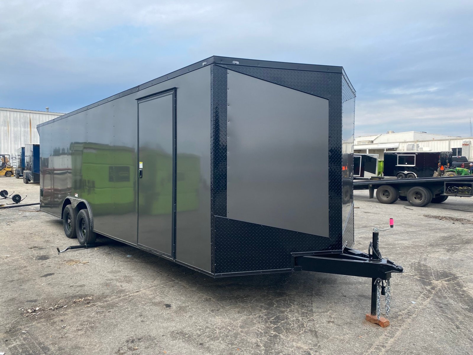 Fast Cargo 8.5×28 Enclosed Charcoal Gray Blackout Trailer - Image 2